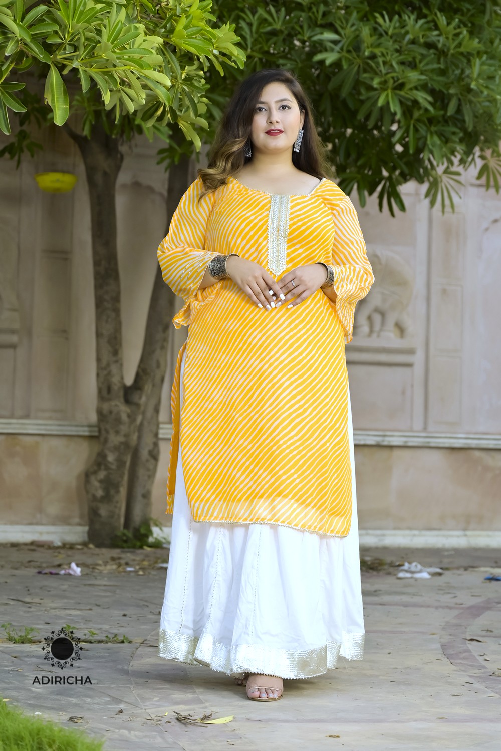 Anushka's Anarkali to Kriti's A-line kurta: 10 stylish ways to wear  Chikankari Kurtas | Times of India